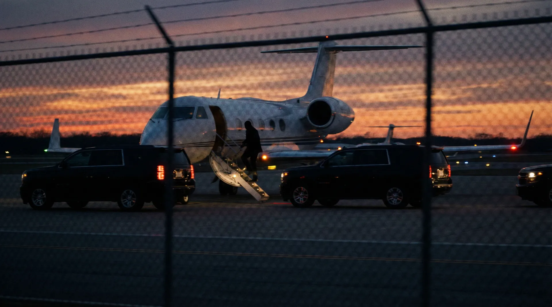 冠军体育app - 机场私人飞机偷拍